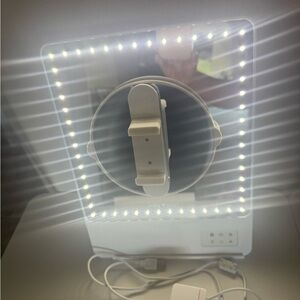 Riki loves Riki content creator White LED Vanity Mirror set